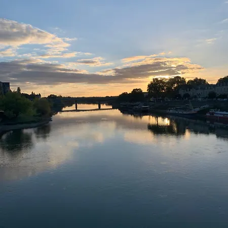 Appartement Avec Jacuzzi Sauna & Home Cinema - Nid D'Angers Appartement *