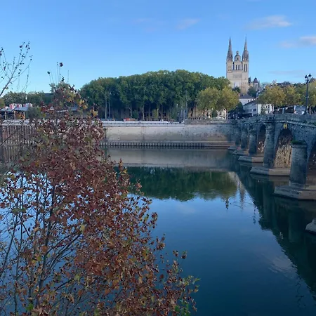 Avec Jacuzzi Sauna & Cinema - Nid D'angers أنجير