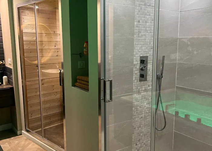 Avec Jacuzzi Sauna & Cinema - Nid D'angers * أنجير