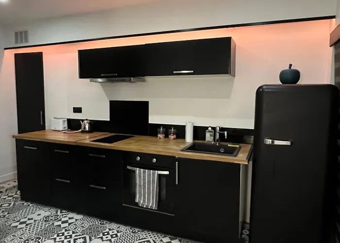 Avec Jacuzzi Sauna & Cinema - Nid D'angers * أنجير