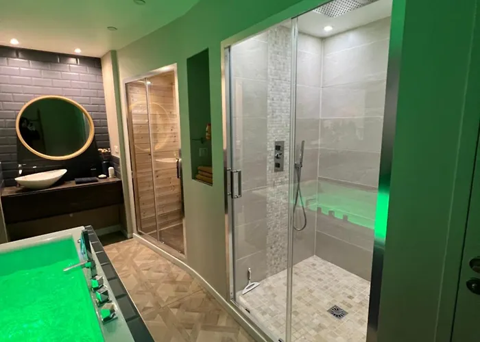 Avec Jacuzzi Sauna & Cinema - Nid D'angers * أنجير